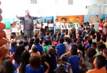 Entrega dos livros da Campanha Construindo um Leitor